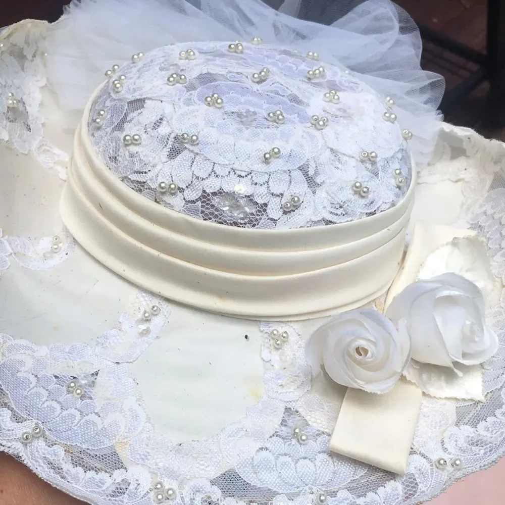 T&G BRIDAL delicate white